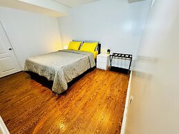 Cozy 2BR Retreat - Comfort & Convenience