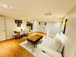 Cozy 2BR Retreat - Comfort & Convenience