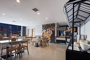 Mcsrh Hotel -Chongqing Guanyinqiao