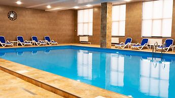 1BR with Balcony Pool & Sauna