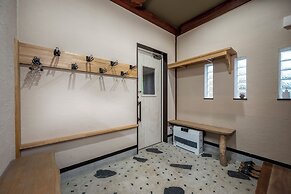 Chise Fukuro by H2 Life