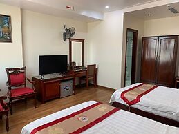 Duc Trung Hotel CB by Bayluxury