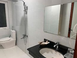 Duc Trung Hotel CB by Bayluxury