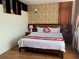 Duc Trung Hotel CB by Bayluxury
