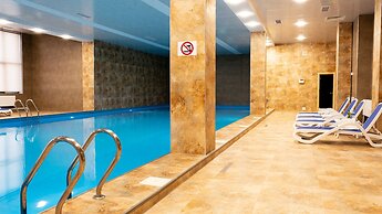 Spacious 1BR Pool & Sauna