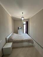 Spacious 1BR Pool & Sauna