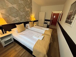 Hotel Gloria Budapest City Center