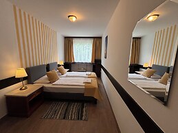 Hotel Gloria Budapest City Center