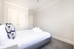 Modern Flat with Free Parking