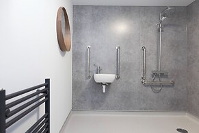 JOIVY Superior Studio near The Meadows