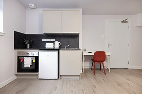 JOIVY Superior Studio near The Meadows