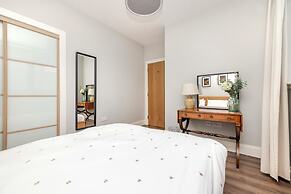 Chic Flat with Balcony in Merchant City