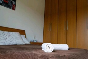 Villa Nostra- Cars Included