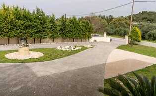 Villa Nostra- Cars Included