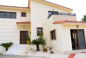 Villa Nostra- Cars Included