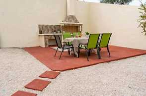 Villa Nostra- Cars Included