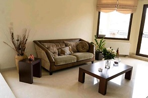 Villa Nostra- Cars Included