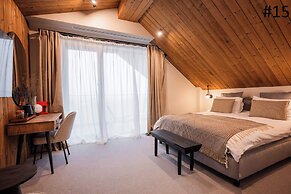 The Pines Bucegi Lodge