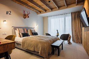 The Pines Bucegi Lodge