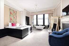 Contemporary Apt in the New Town