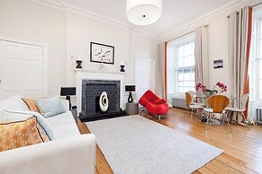 Contemporary Apt in the New Town