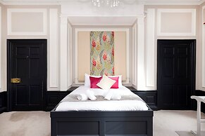 Contemporary Apt in the New Town