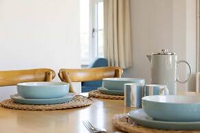 Charming Seaside Cottage - 5-min Walk to Beach