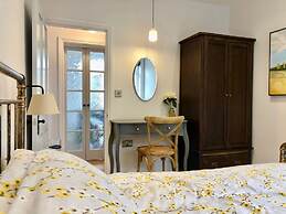 Charming Seaside Cottage - 5-min Walk to Beach