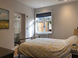 Charming Seaside Cottage - 5-min Walk to Beach