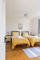 Charming Seaside Cottage - 5-min Walk to Beach