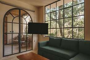 Boutique Condo w Private Pool in La Veleta