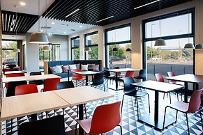 Ibis Hotel Berlin Airport - Neueröffnung