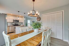 Walk to Shore: Multi-deck Townhome in Kure Beach!