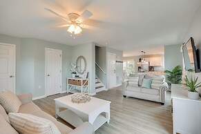 Walk to Shore: Multi-deck Townhome in Kure Beach!