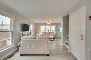 Walk to Shore: Multi-deck Townhome in Kure Beach!