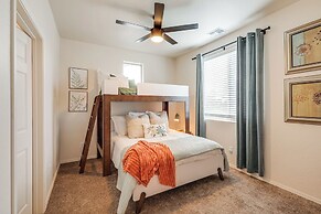 1 Mi to Dtwn Flagstaff: Condo w/ 2 Balconies!