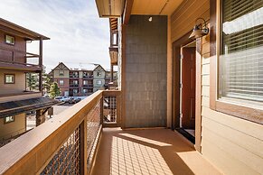 1 Mi to Dtwn Flagstaff: Condo w/ 2 Balconies!