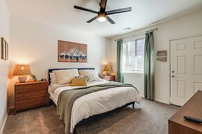 1 Mi to Dtwn Flagstaff: Condo w/ 2 Balconies!