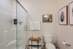 1 Mi to Dtwn Flagstaff: Condo w/ 2 Balconies!