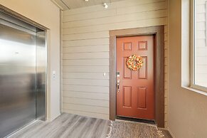 1 Mi to Dtwn Flagstaff: Condo w/ 2 Balconies!