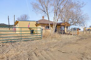 Mountain Views: Peaceful Aguilar Getaway!