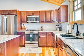 6 Mi to Lake Winnipesaukee: New Hampshire Home