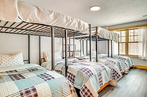 6 Mi to Lake Winnipesaukee: New Hampshire Home