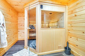 6 Mi to Lake Winnipesaukee: New Hampshire Home