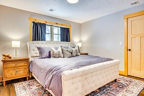 6 Mi to Lake Winnipesaukee: New Hampshire Home