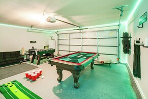10 Mi to Six Flags: Pet- & Family-friendly Retreat