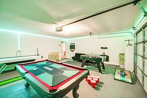 10 Mi to Six Flags: Pet- & Family-friendly Retreat
