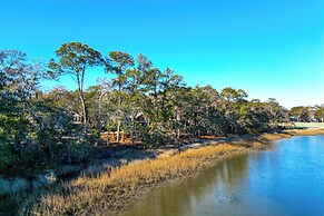 Waterfront Home on Dataw Island: Golf & Amenities!