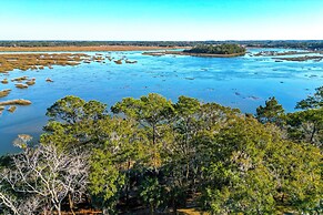 Waterfront Home on Dataw Island: Golf & Amenities!