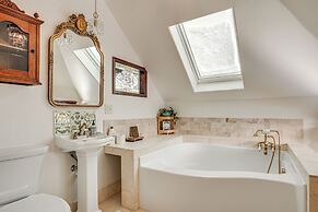 Close to Lake Superior: Walkable Washburn Charmer!